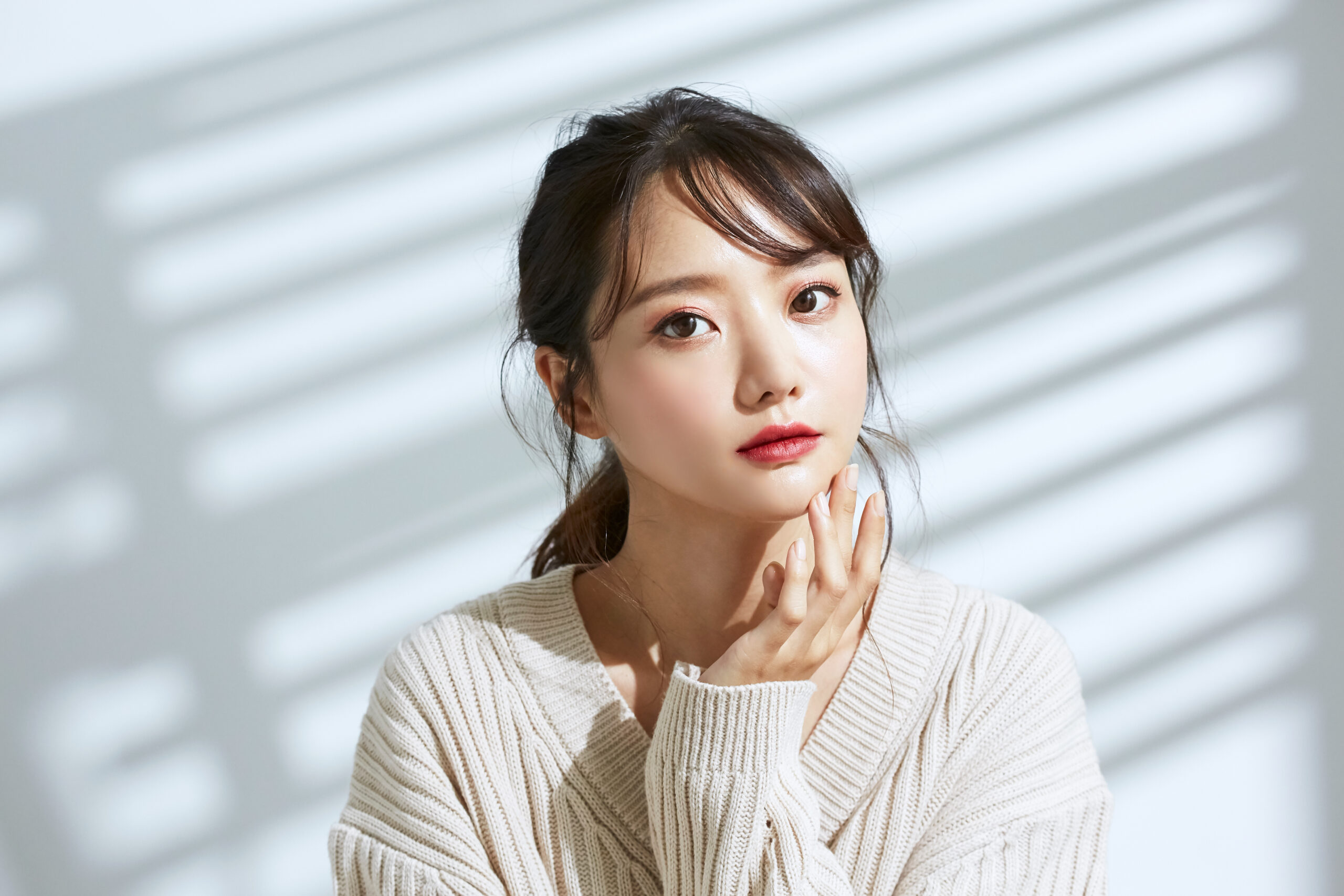 落ち着いた女性の表情
